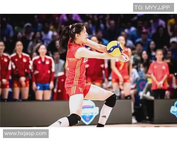 中国女排在世锦赛中迎战意大利女排力争再创辉煌展现团队精神与实力